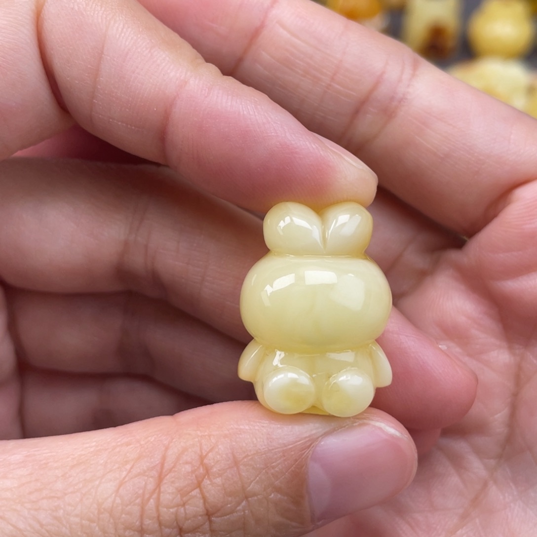 裸石琥珀未镶嵌蜜蜡