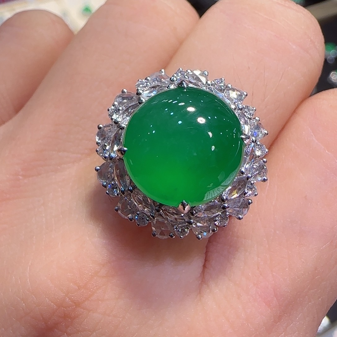 翡翠戒指18K金镶嵌戒指