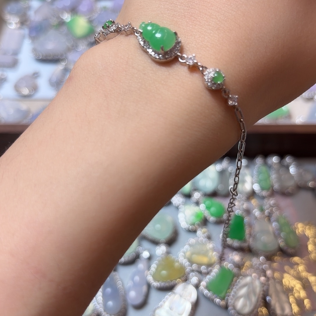 B***9翡翠银S925镶嵌手链