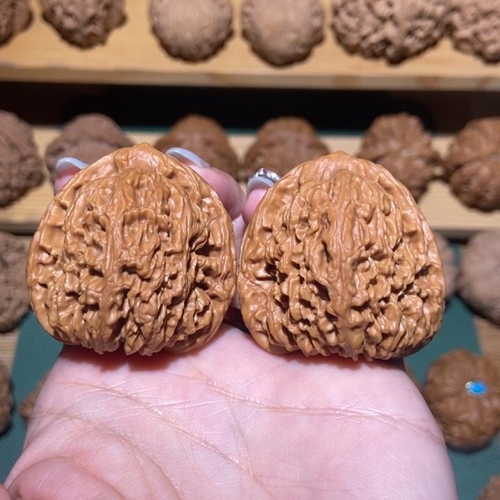 文玩核桃吊坠南疆