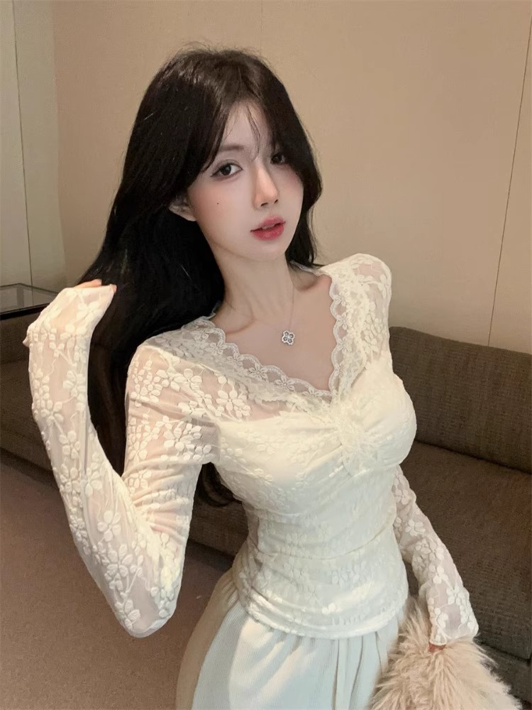 季念蕾丝花边V领镂空女秋冬春秋新款气质独特修身内搭蕾丝上衣
