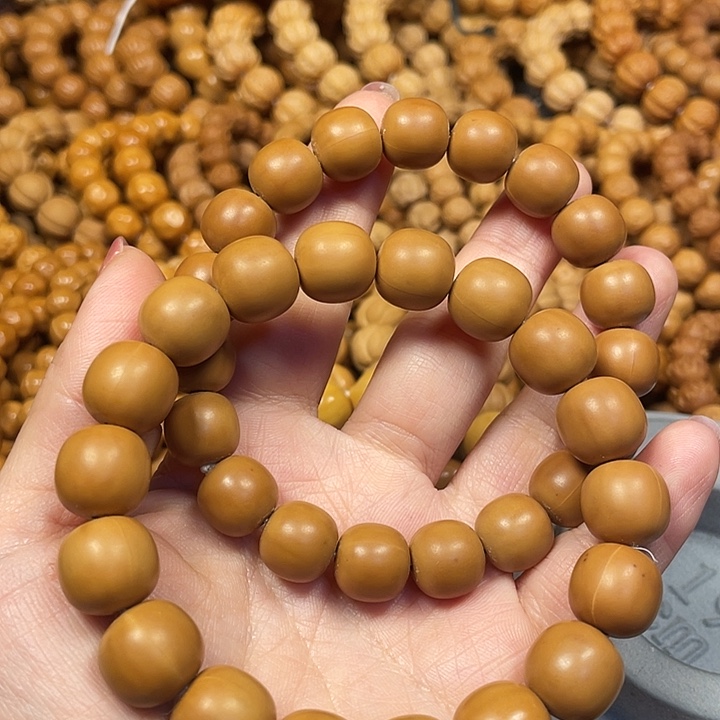 木开播福利微瑕大老型。      手串