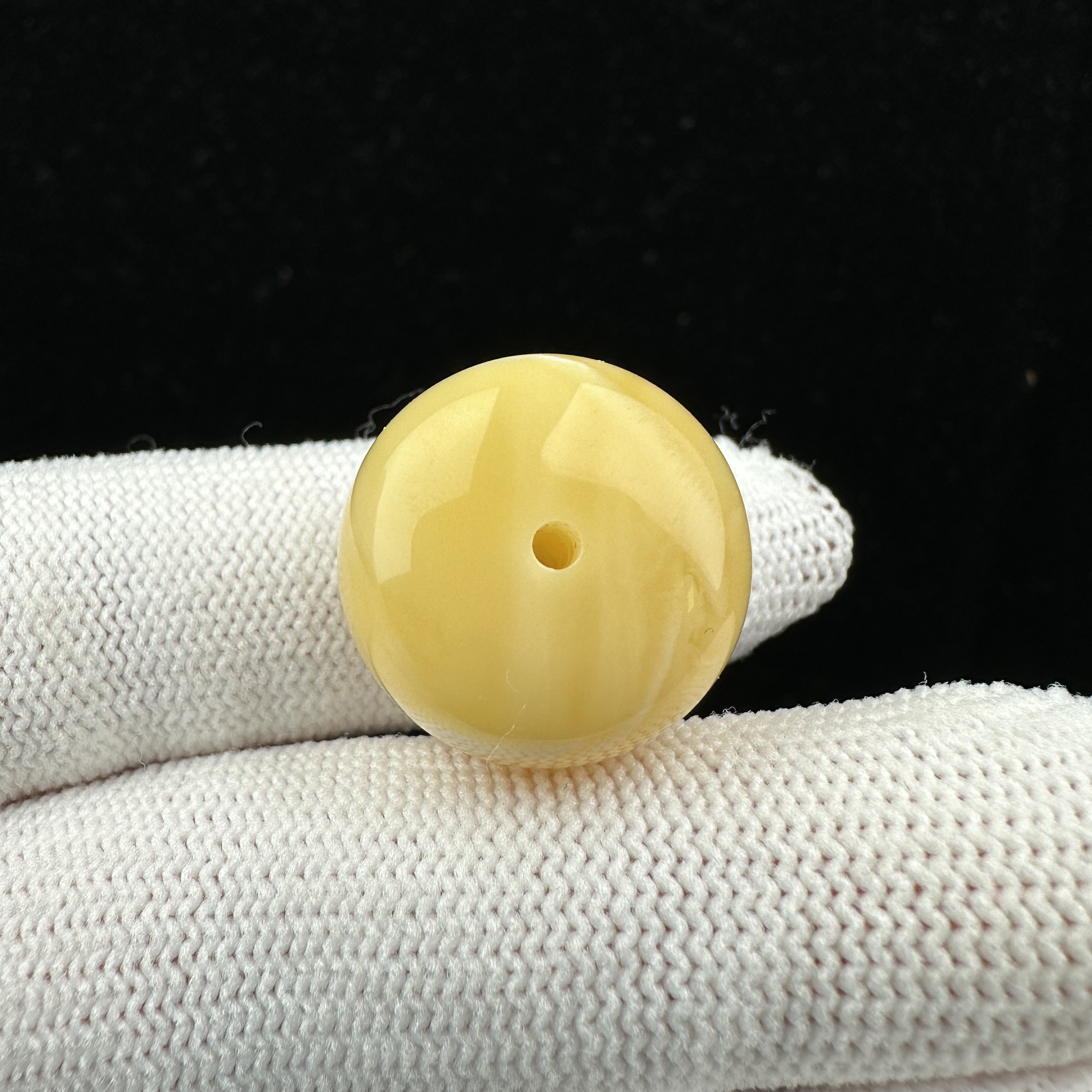 Y4548天然原矿蜜蜡 鸡油黄飘花墩子 19.5*14.8mm抖音基地质检发货