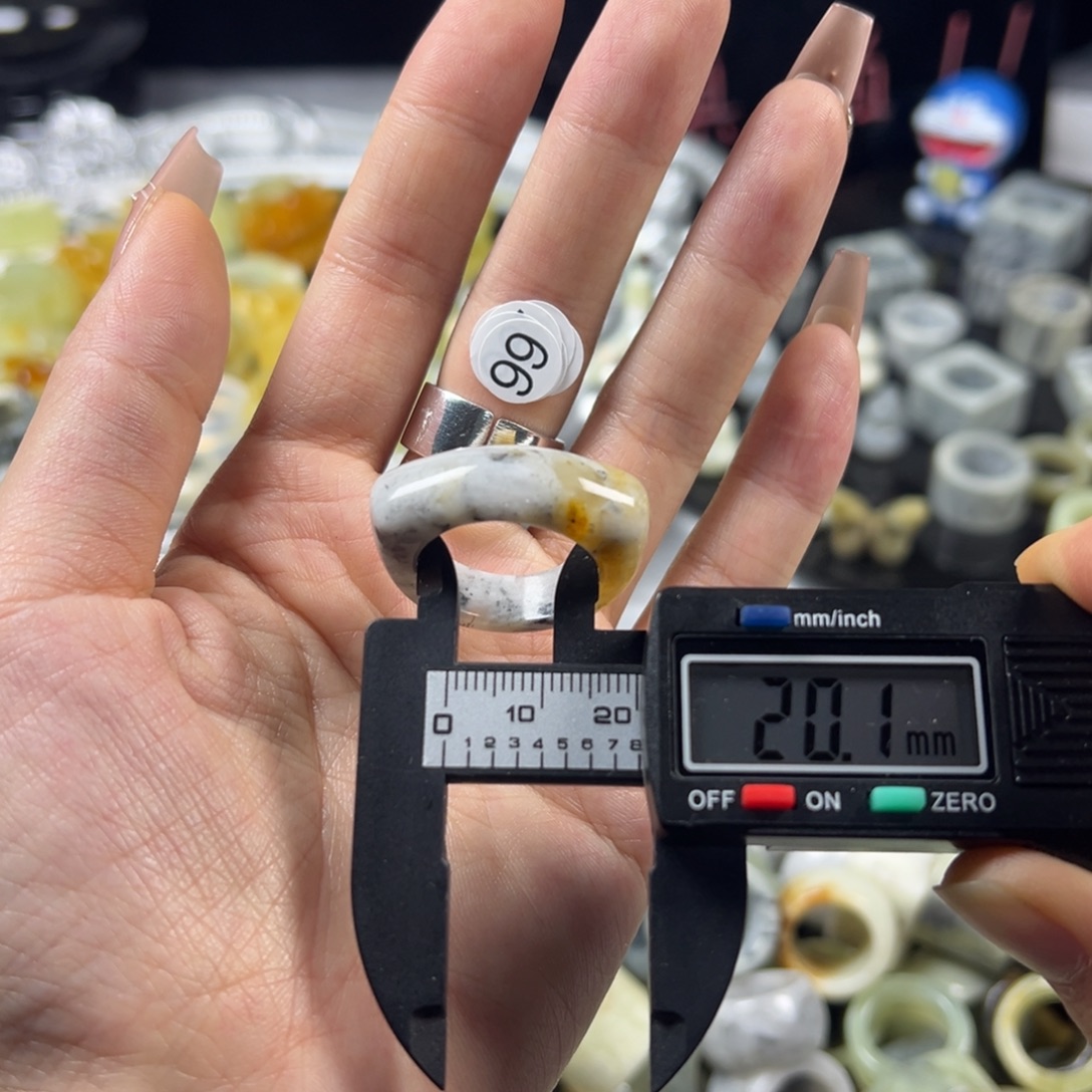 蛇纹石玉未镶嵌戒指