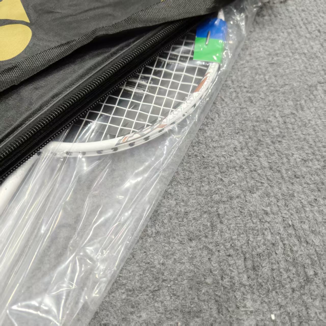 3号 白色  高弹性碳素羽毛球拍 发1支