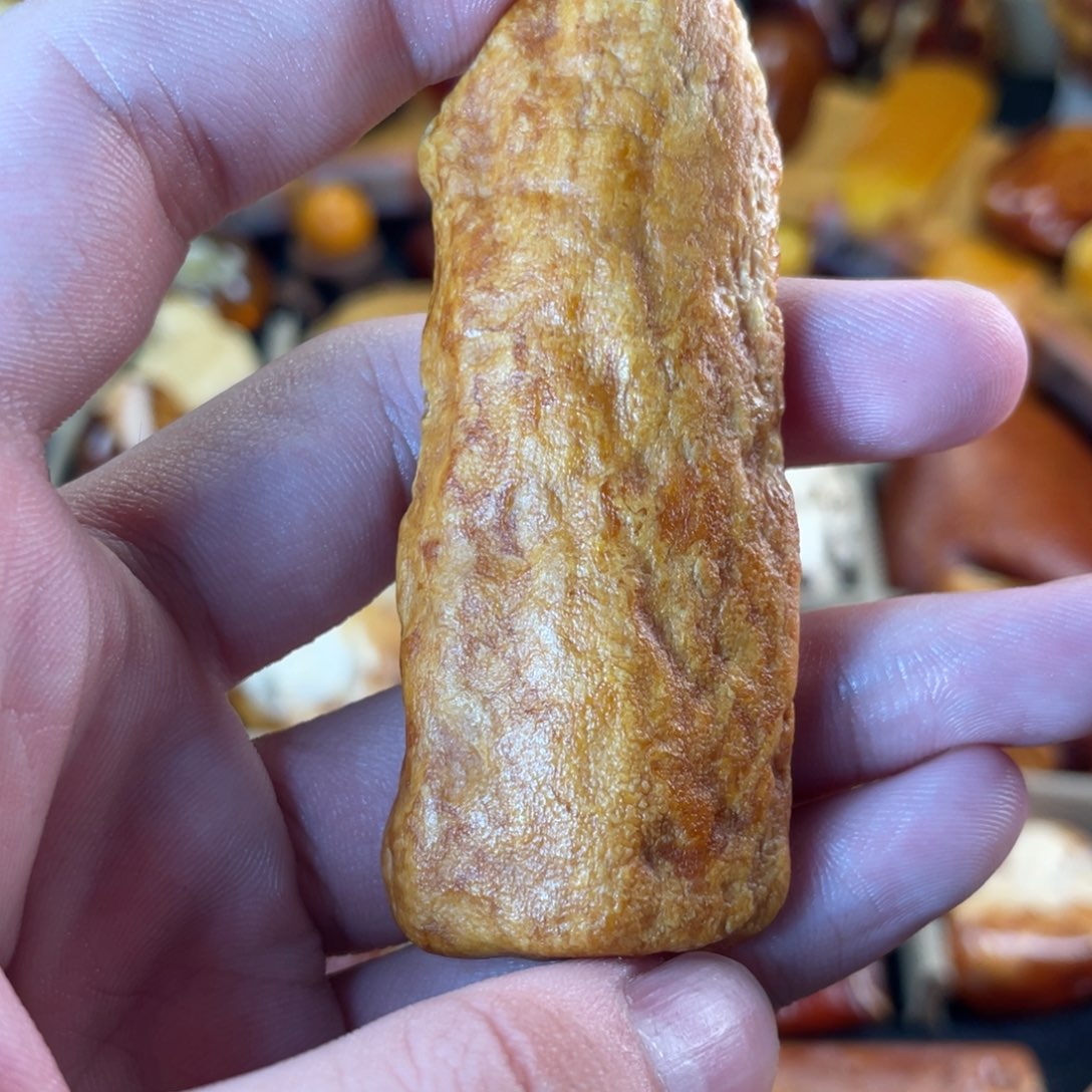 未镶嵌琥珀裸石大*天然蜜蜡