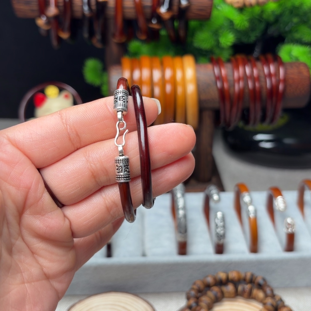 禁***。木质非金属鸡血藤手镯