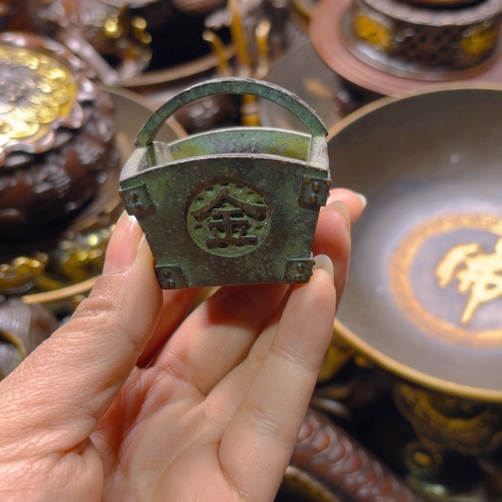 铜器摆件收收藏藏