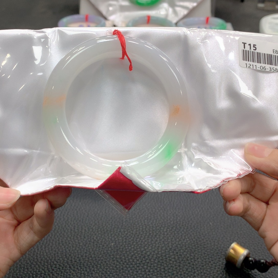 谦***谦翡翠未镶嵌手镯翡翠