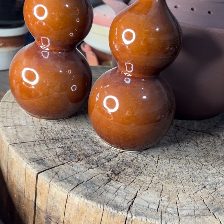 库存尾货葫芦瓶一对