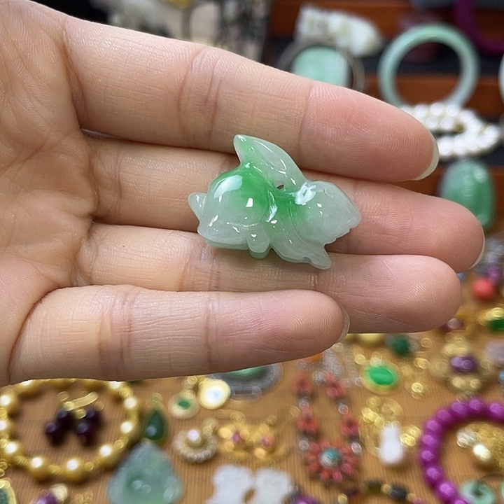 散珠翡翠精美雕刻物件物件