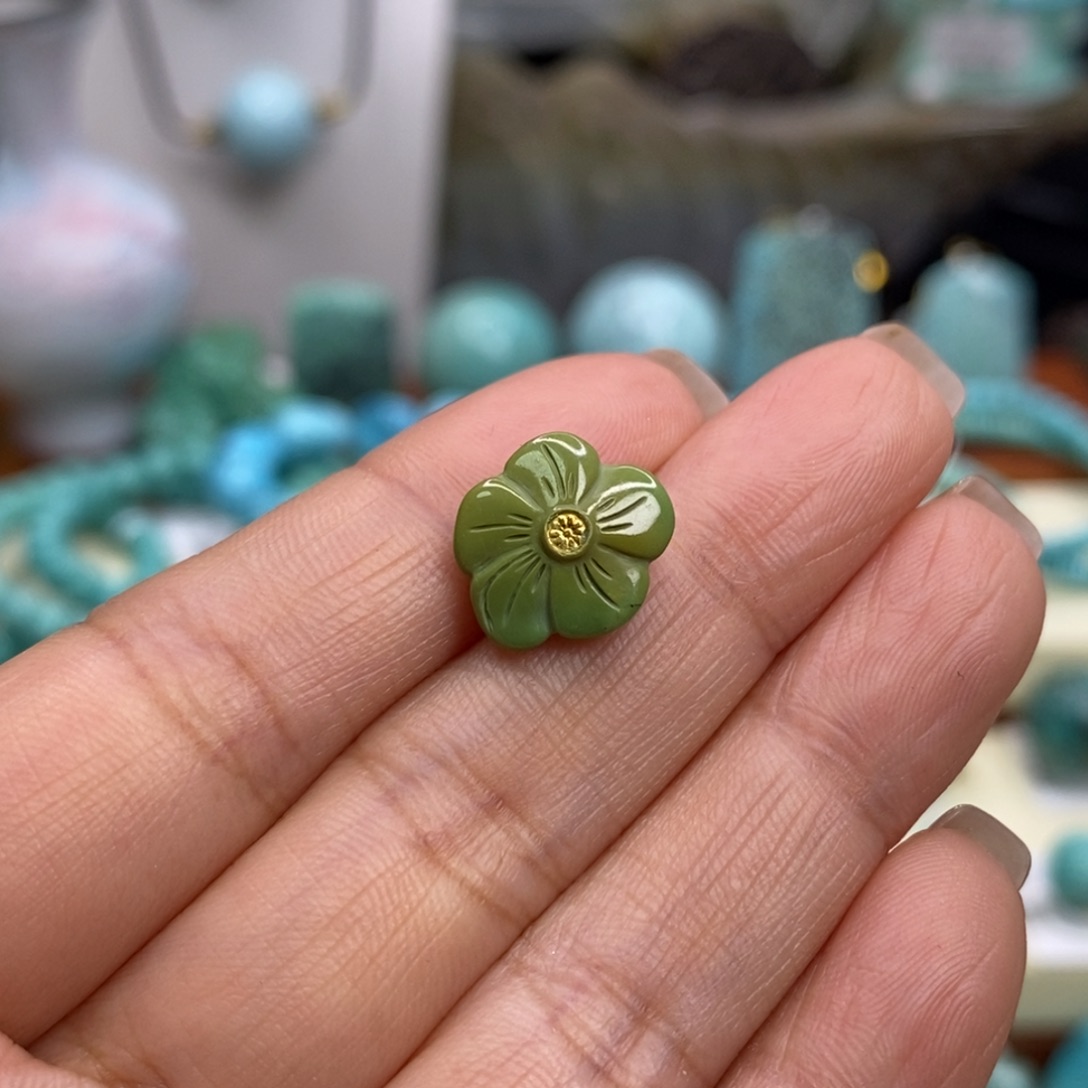 绿松石未镶嵌珠宝奇石