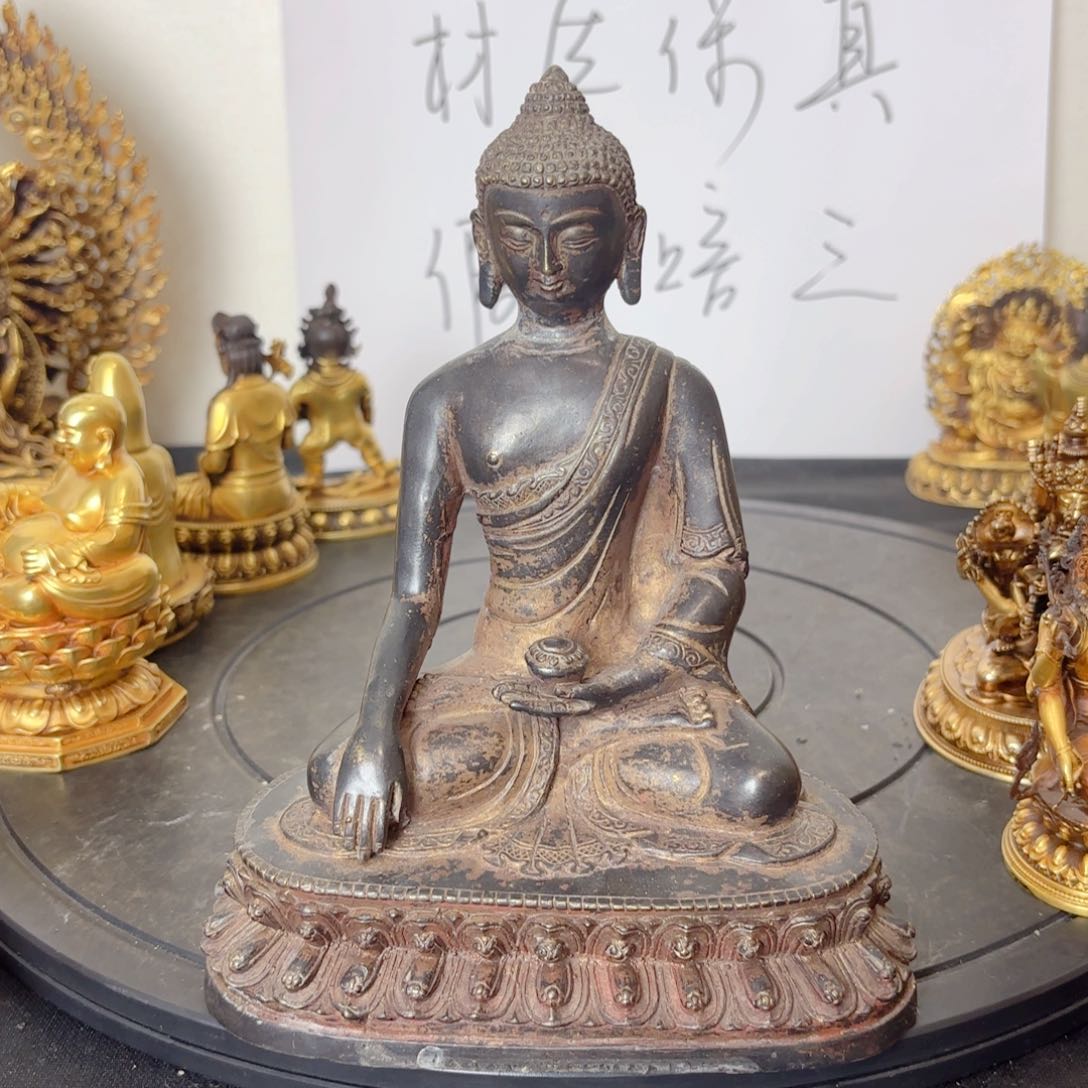 释伽牟尼黄铜摆件