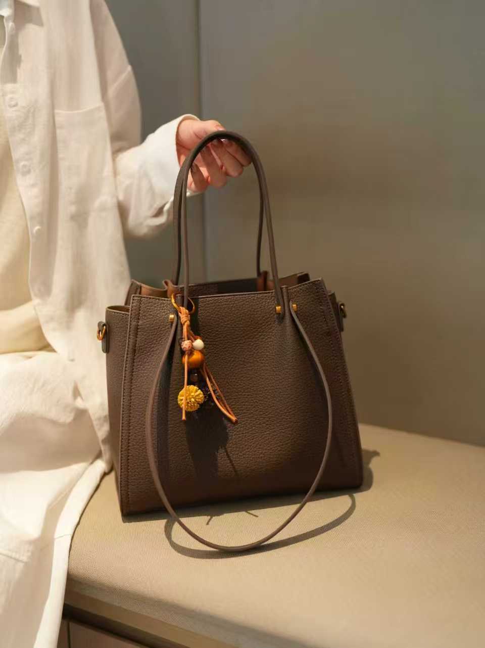 棕色大容量包包通勤风棕色单肩包防刮休闲经典