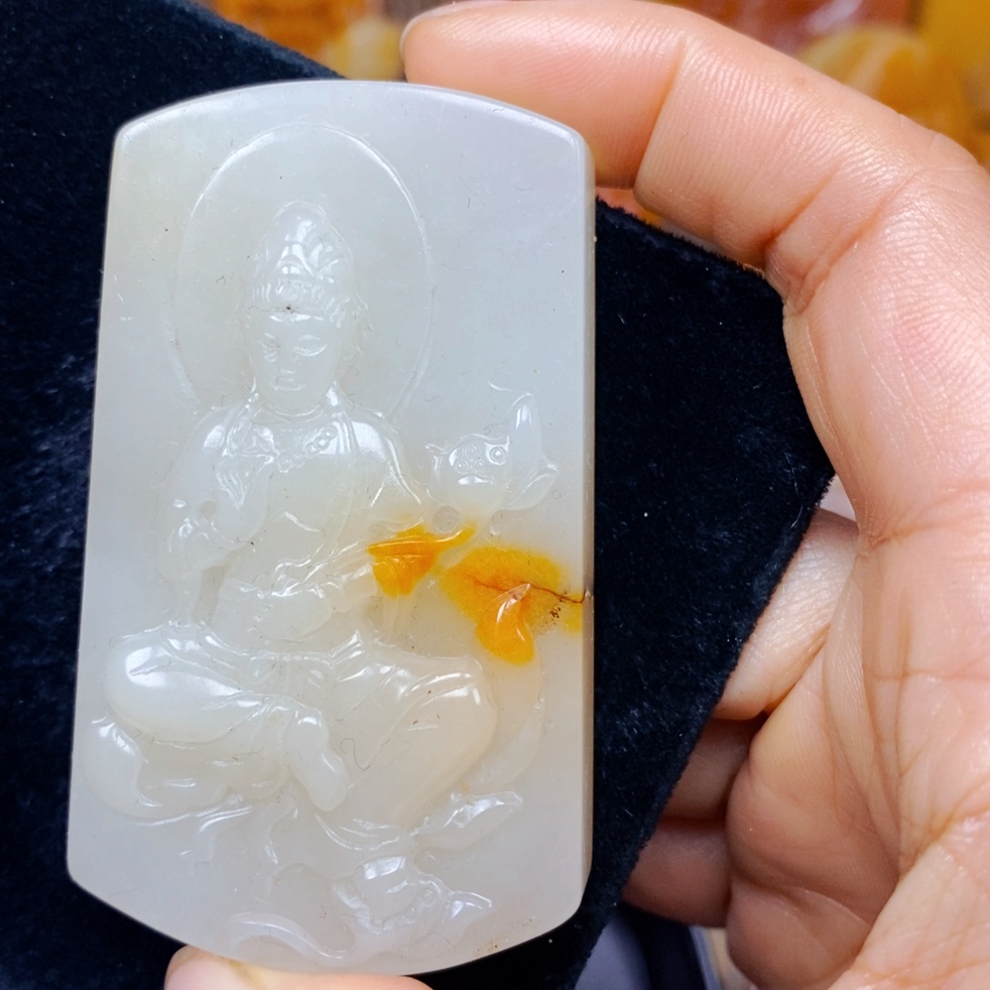 石英质玉（黄龙玉）未镶嵌颈饰