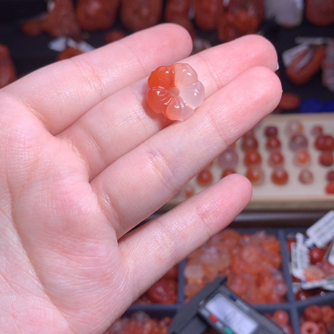 南红玛瑙未镶嵌珠宝半成品有钱花