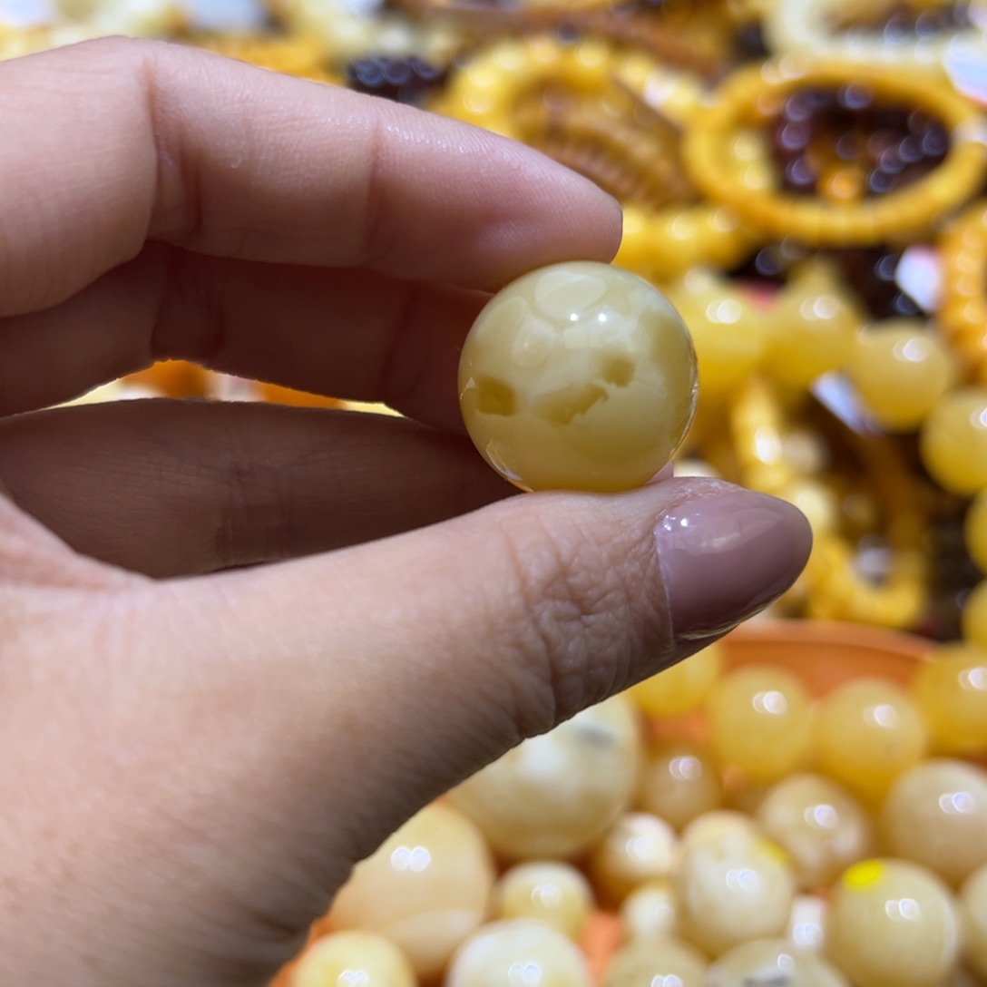 琥珀珠宝奇石未镶嵌