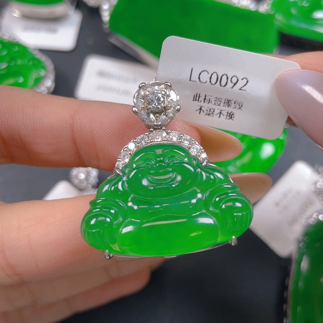 【闪购商品】颈饰银S925镶嵌翡翠M****姐翡翠