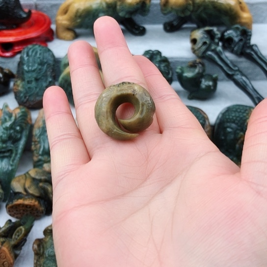 岫岩河磨玉（透闪石质玉）挂件未镶嵌