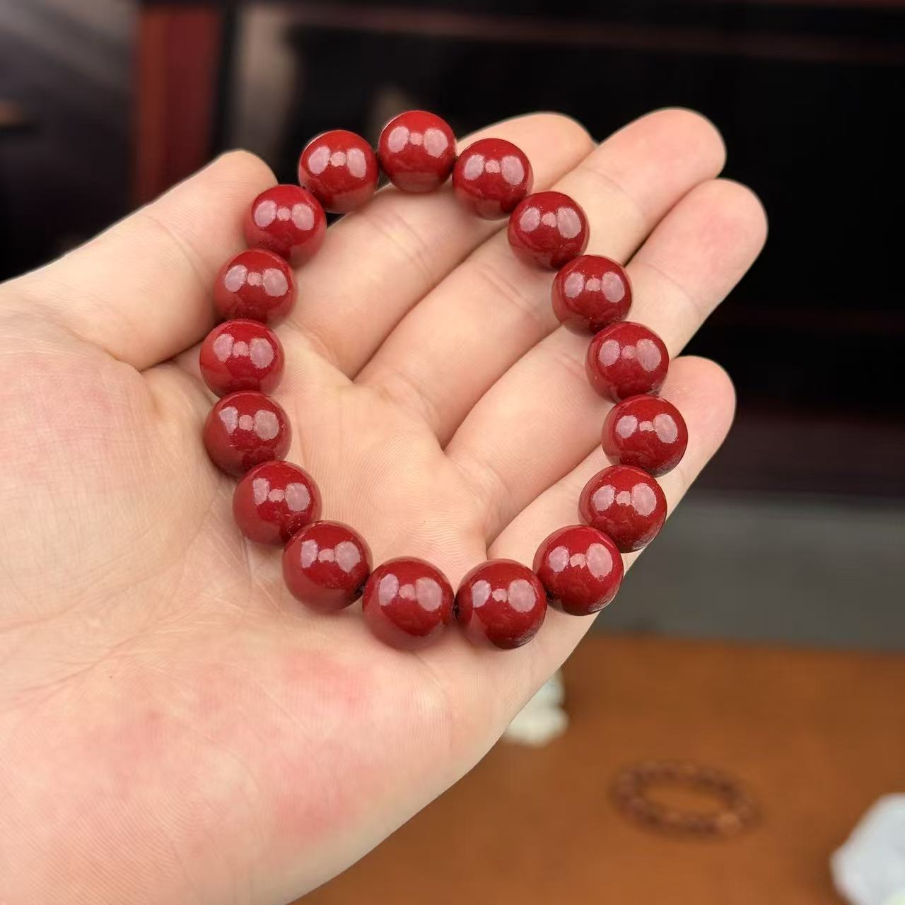 红1.2手串17颗（无礼盒）K44