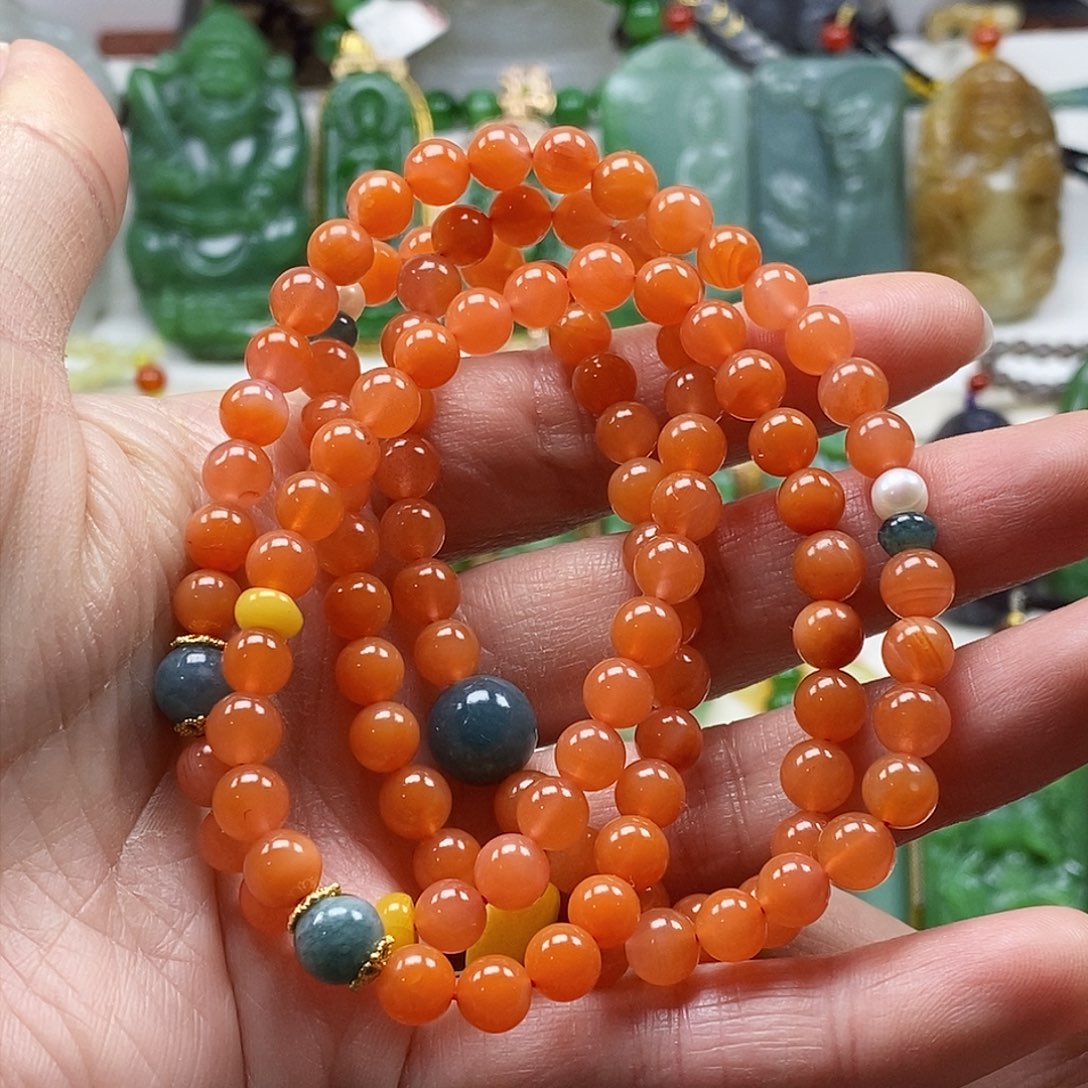 南红玛瑙颈饰未镶嵌