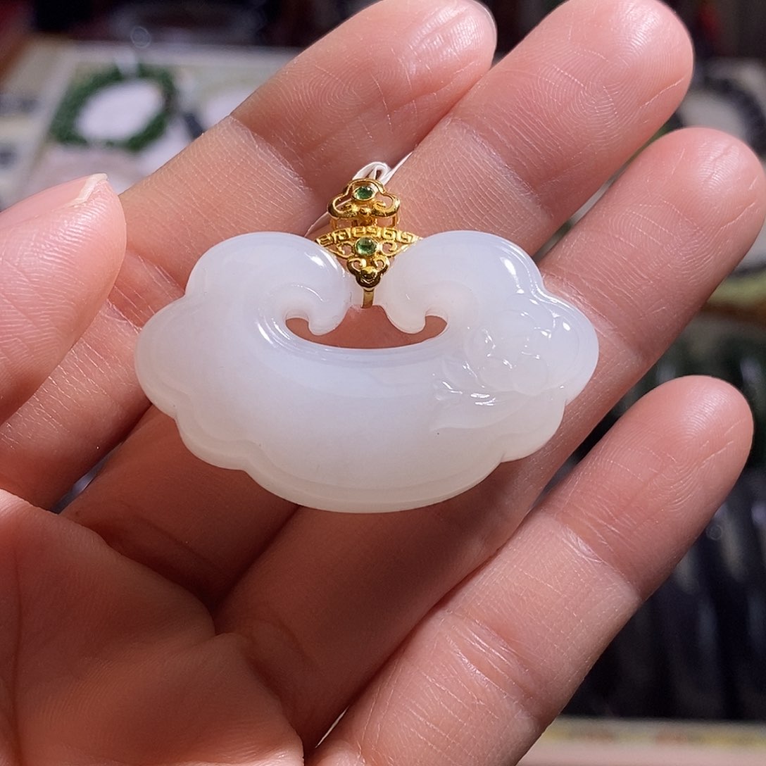 颈饰未镶嵌和田玉白玉金镶如意锁