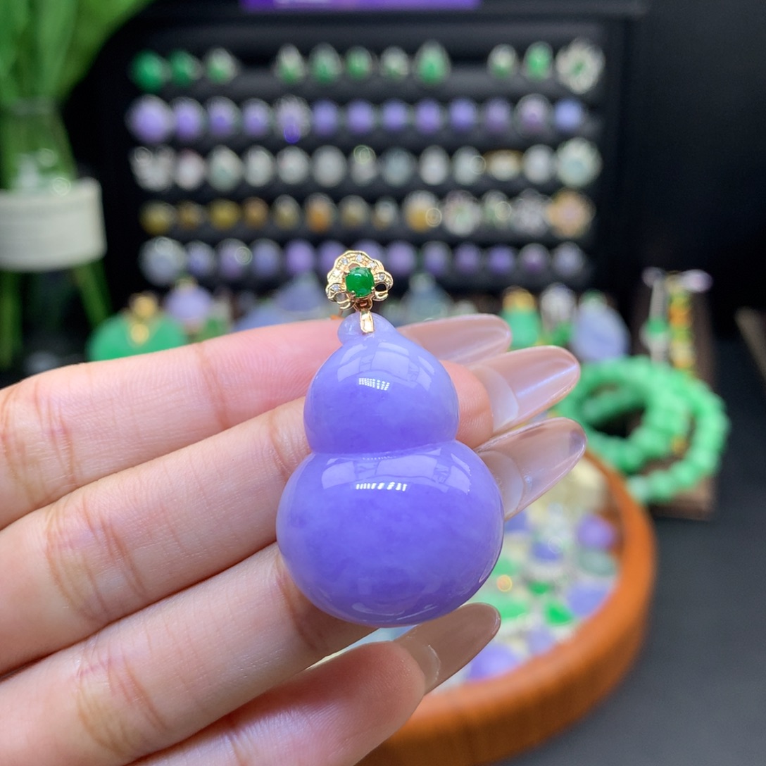 翡翠18K金镶嵌颈饰