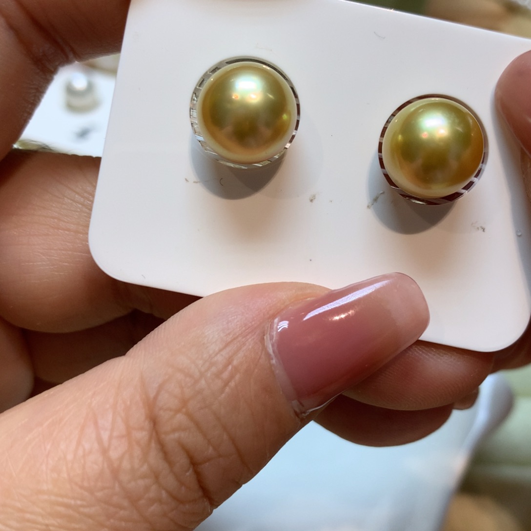 海水珍珠耳饰18K金镶嵌