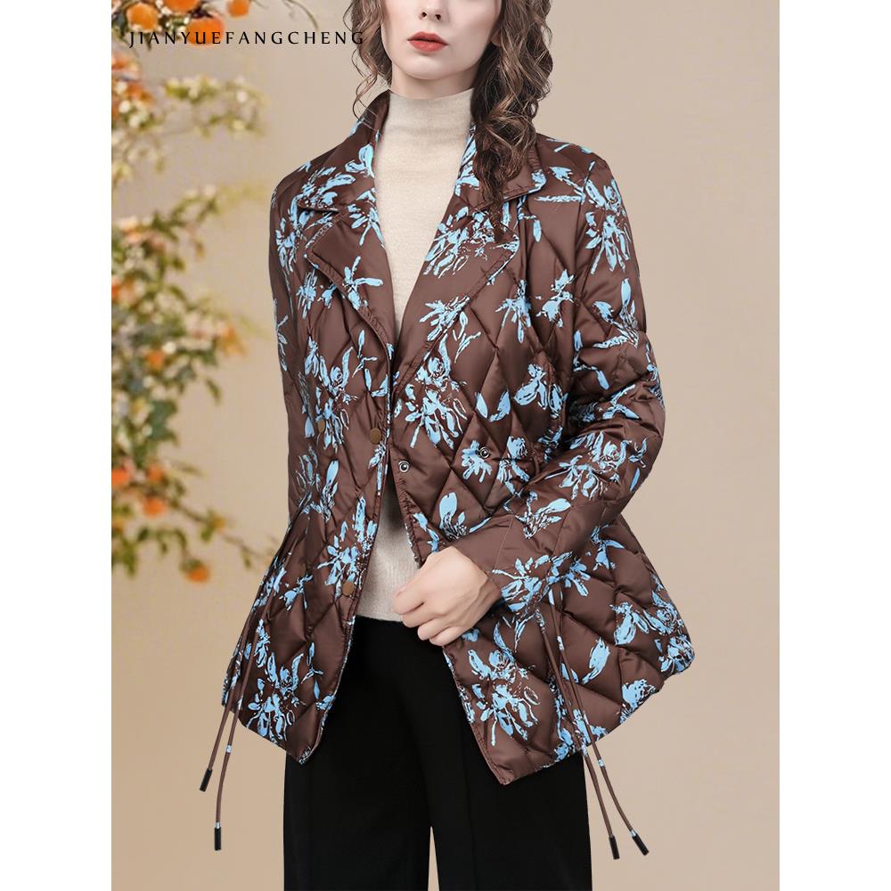 YIHUI伊卉欧洲站设计感咖色印花白鸭绒羽绒服外套西装领WJ257715