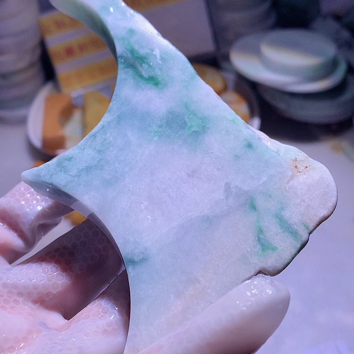 翡翠未镶嵌颈饰边角料