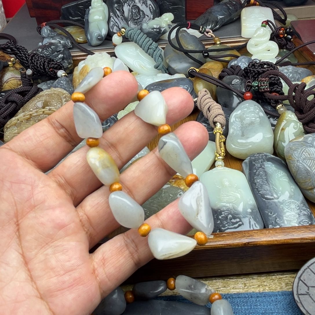 和田玉颈饰未镶嵌?***空