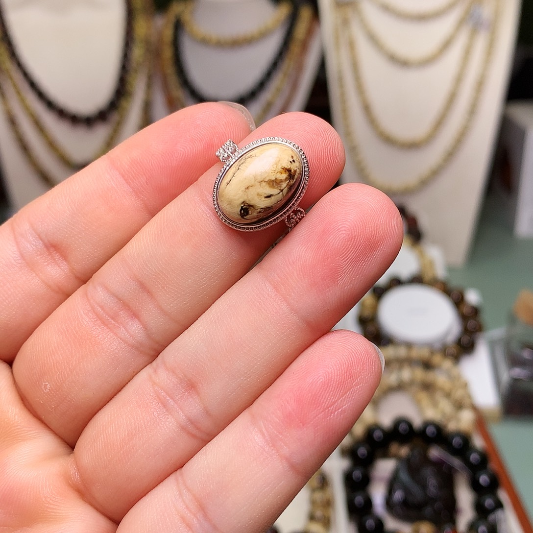 纸***烟琥珀未镶嵌裸石抚顺琥珀