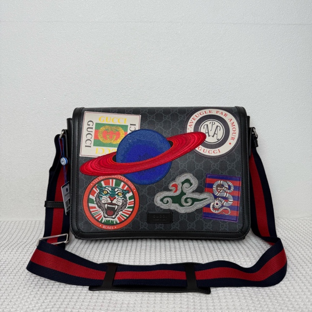 99新 GUCCI/古驰 6113/经典时尚潮流徽章限量款邮差包