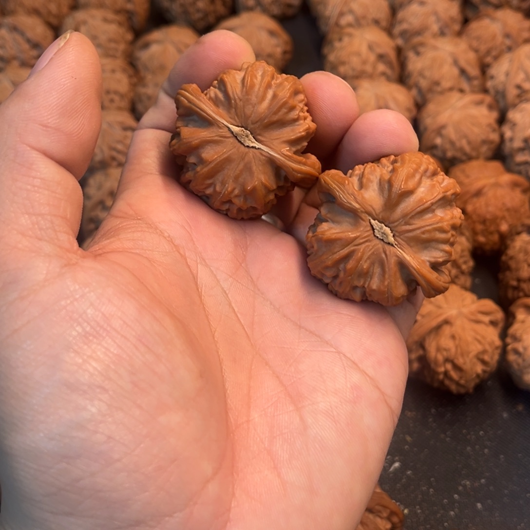 興***龍文玩核桃吊坠白狮子