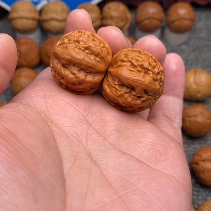 文玩核桃把件?**?…………