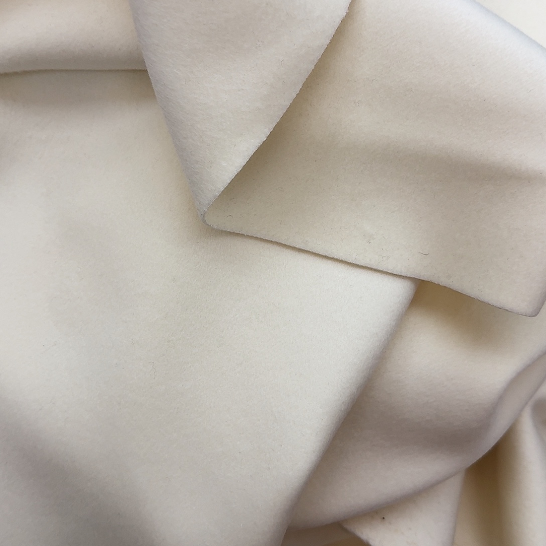 用***0无纺布米白色山羊绒3米