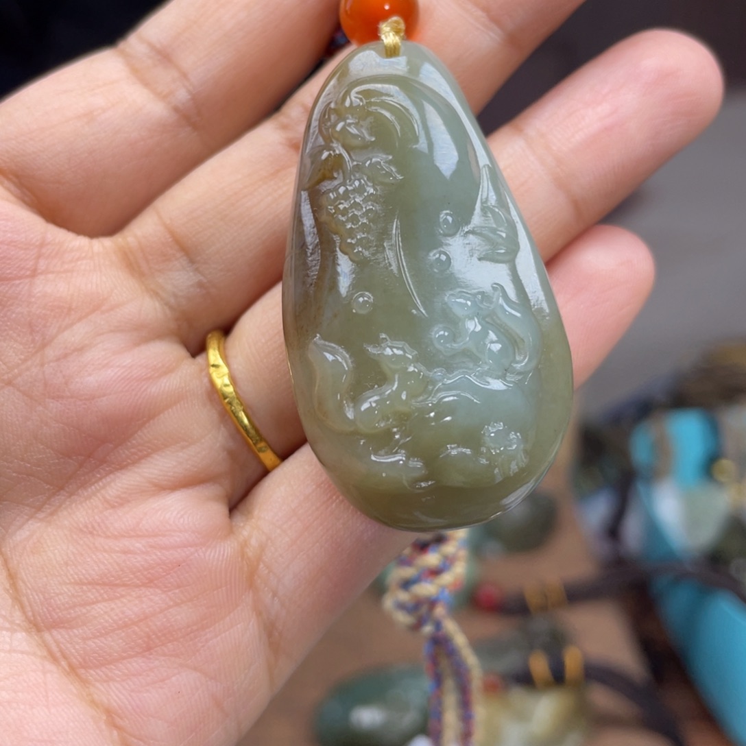 和田玉颈饰未镶嵌