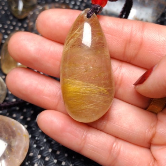 发晶颈饰未镶嵌李****?