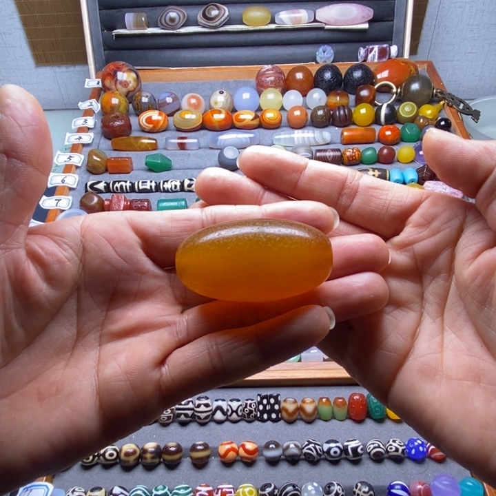 鲸****玛瑙/玉髓未镶嵌巴西玛瑙饰品桶珠