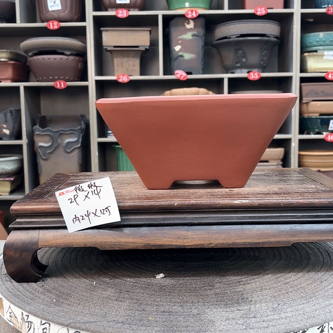 紫砂花盆紫砂的颜色很漂亮