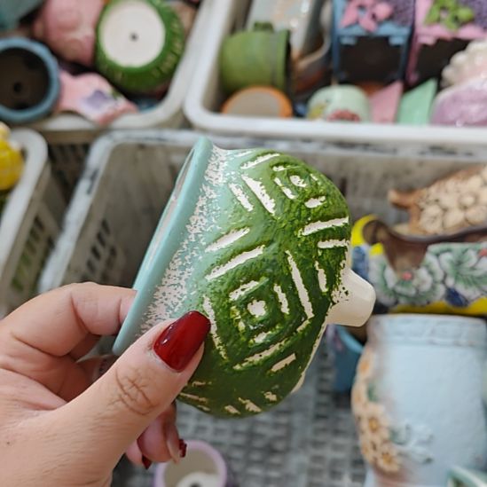 当场拍满15元发货不凑不发，花盆盆口不方不圆有针孔黑点是正常的，