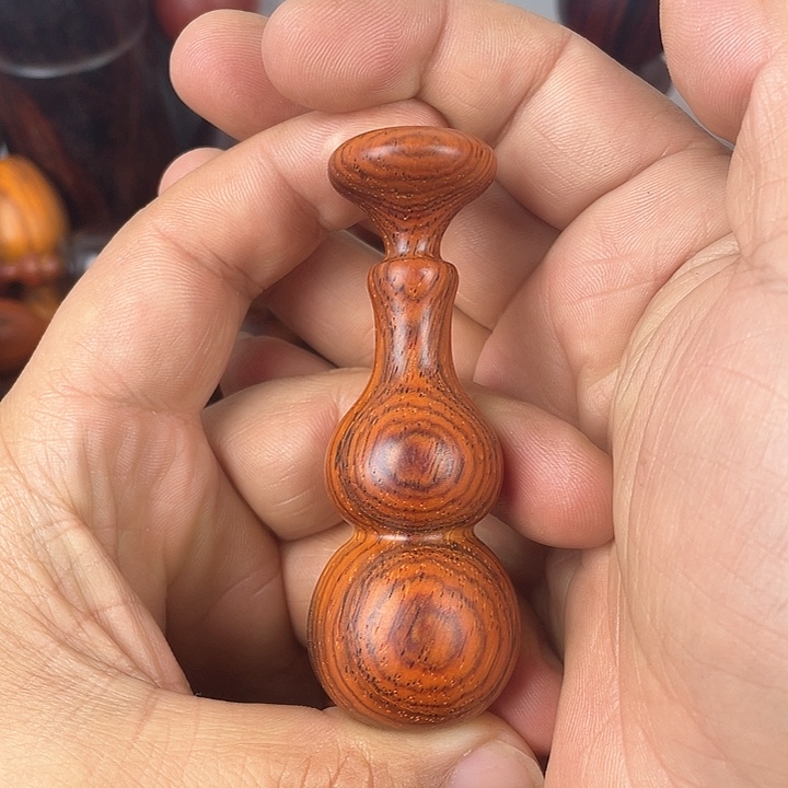 微凹黄檀（南美大红酸枝）