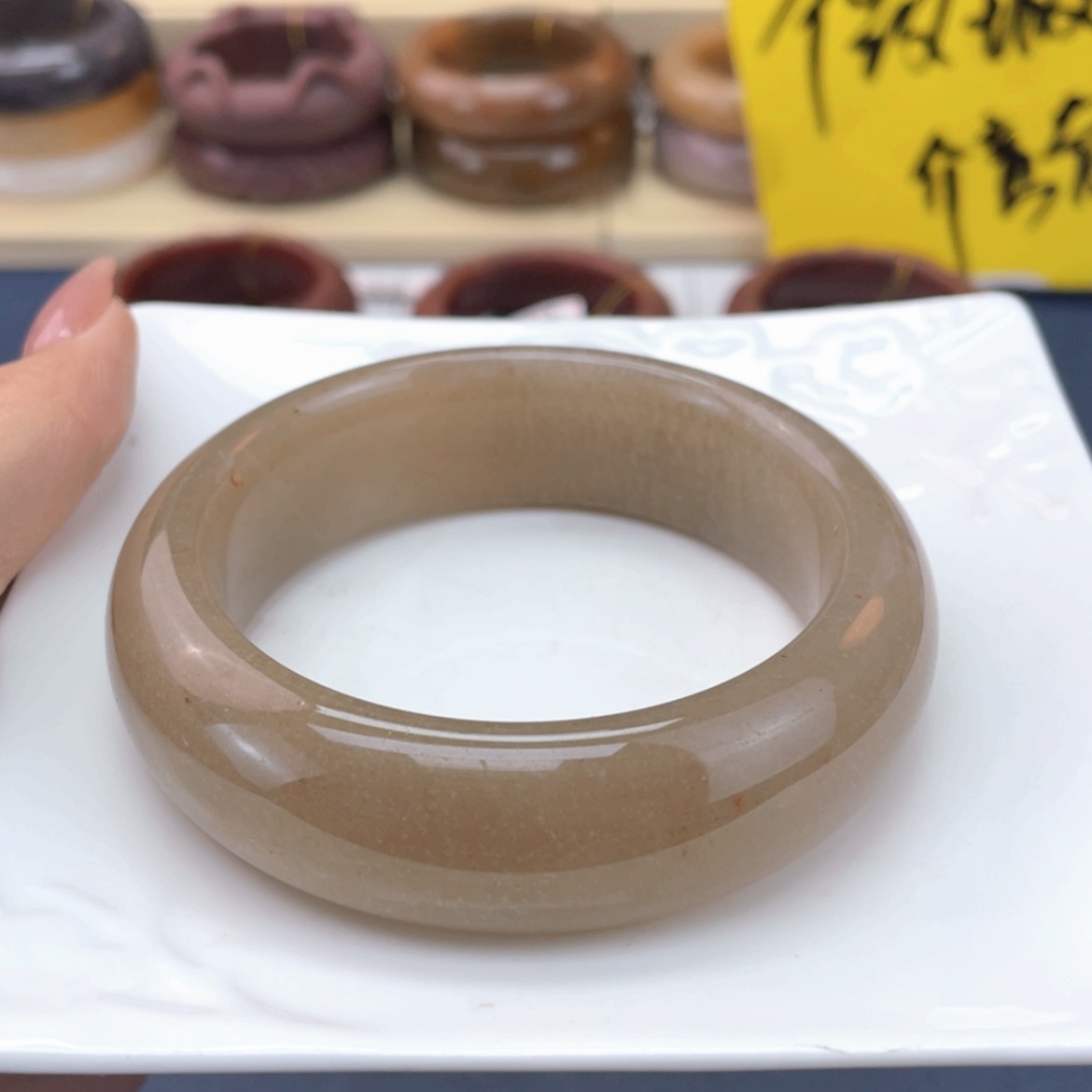 【闪购商品】石英质玉手镯未镶嵌
