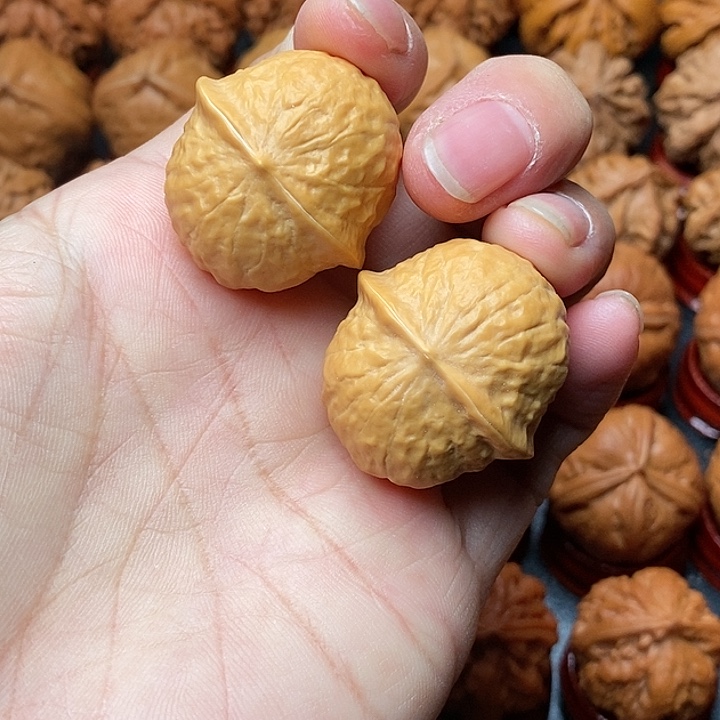 文玩核桃吊坠木鱼