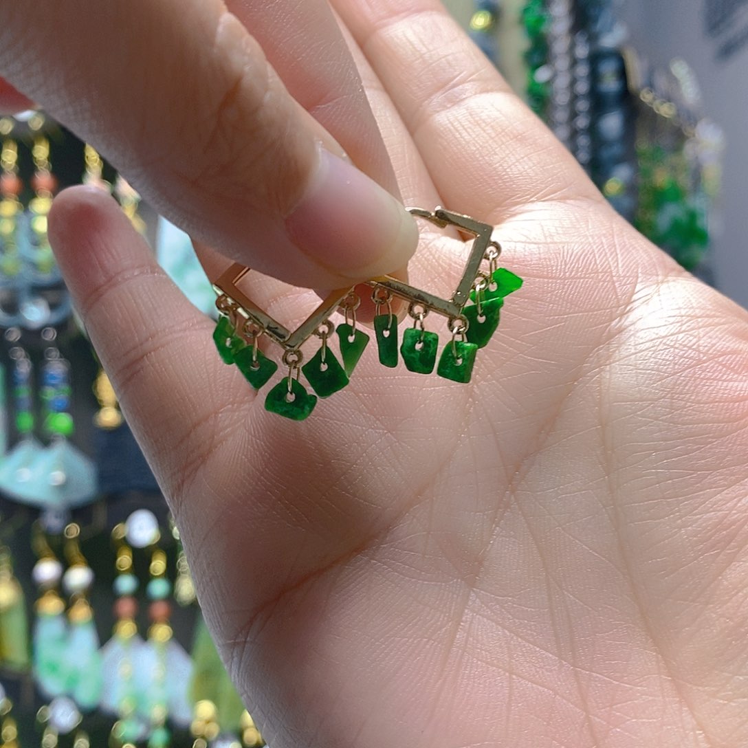 未镶嵌翡翠耳饰翡翠