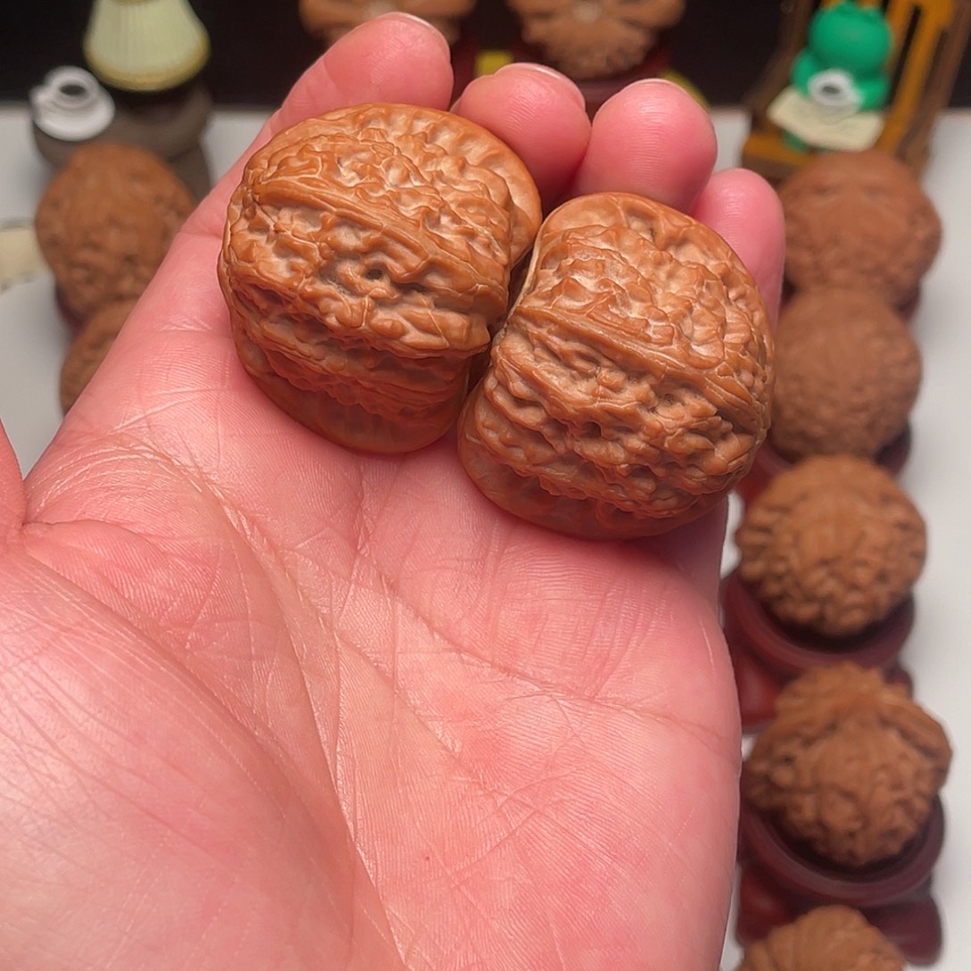 文玩核桃吊坠角白