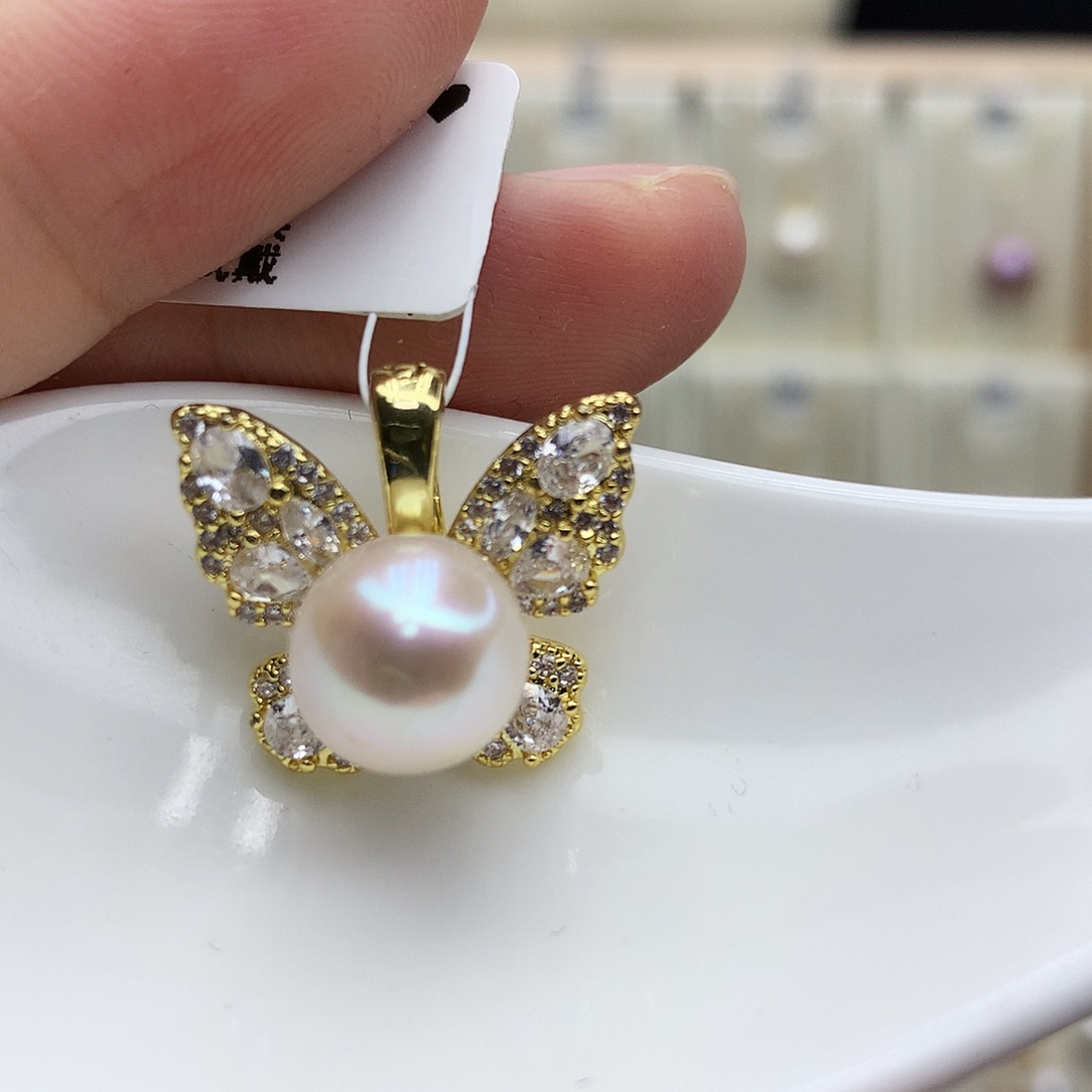 淡水珍珠吊坠(赠链)合金