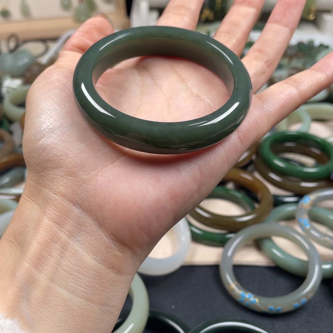 F***.和田玉未镶嵌手镯