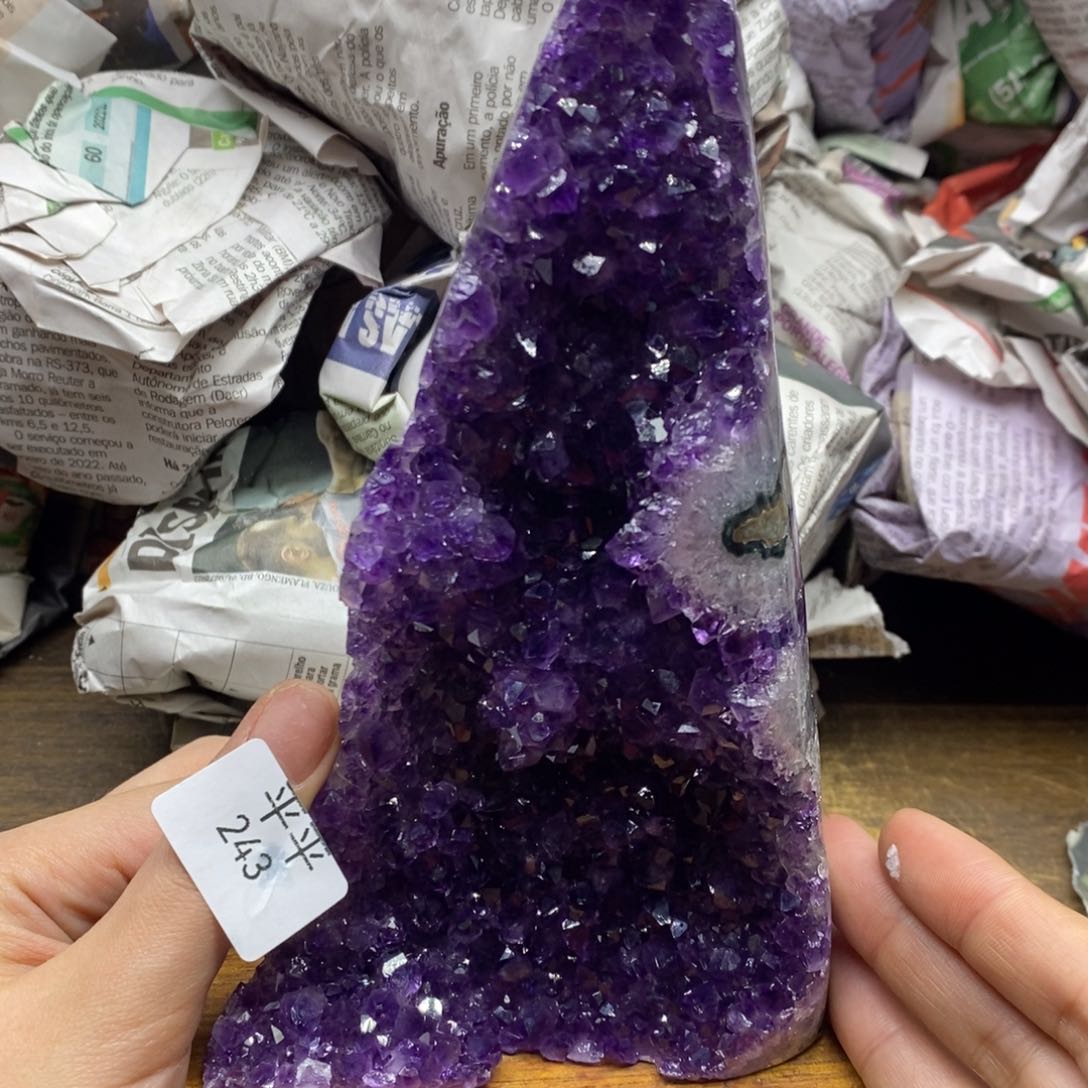 紫晶乌拉圭未镶嵌