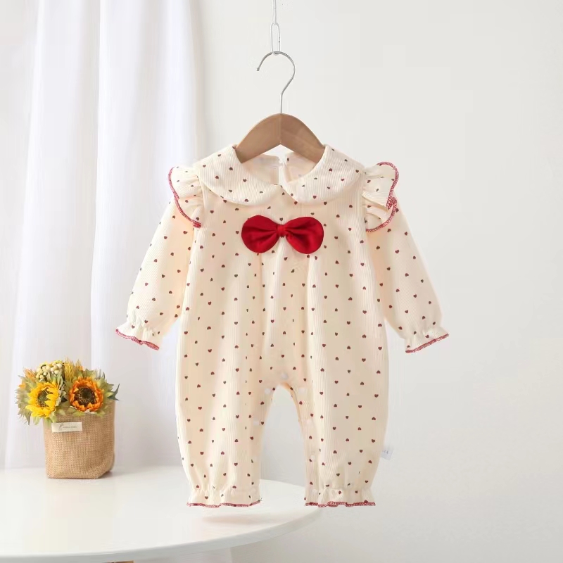 婴幼儿新生女宝宝春秋公主连体衣爱心波点满月哈衣百天周岁外出服